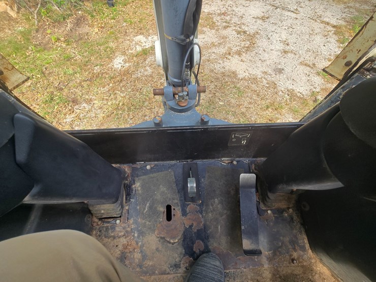 terex-tlb840r-image-52