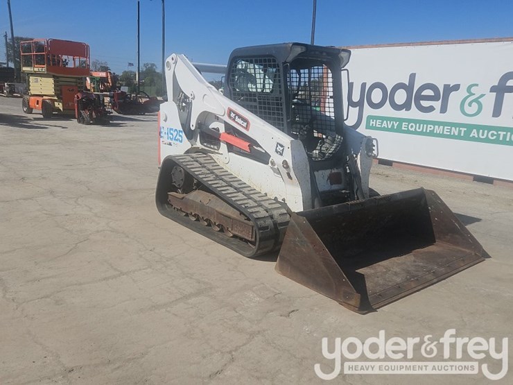 2016-bobcat-t740-image-6