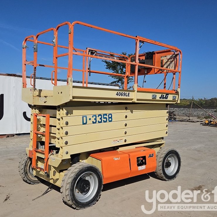 2015 JLG 4069LE