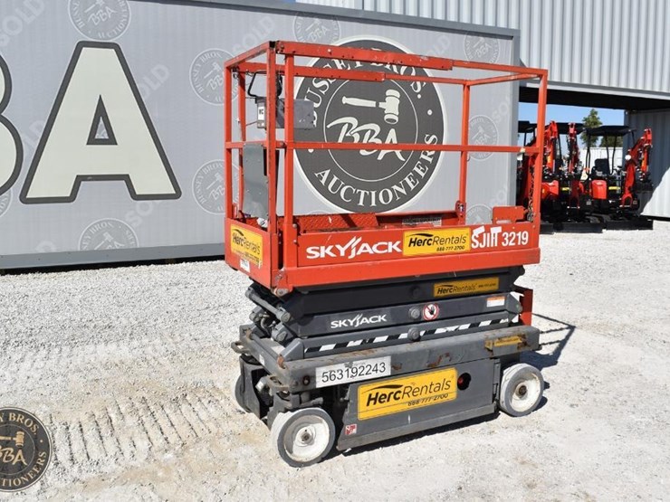 2016-skyjack-sjiii3219-image-3