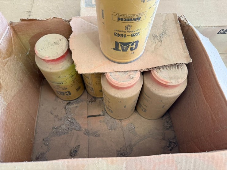 #46819-•-lot-of-caterpillar-filters-inv#46819-image-6