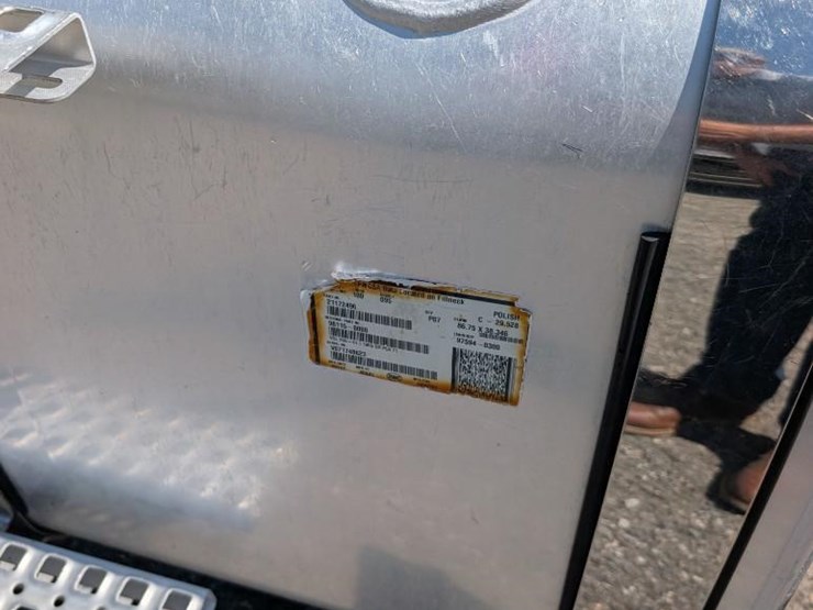 2018-volvo-10-image-16