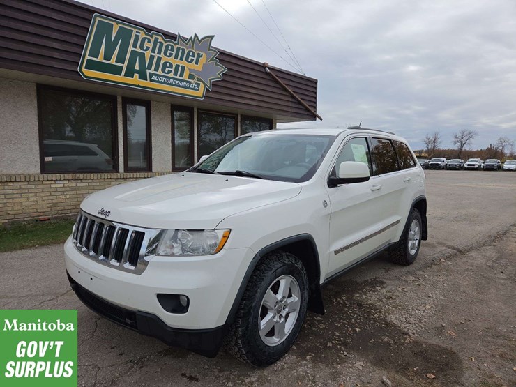 2011-jeep-grand-cherokee-image-1