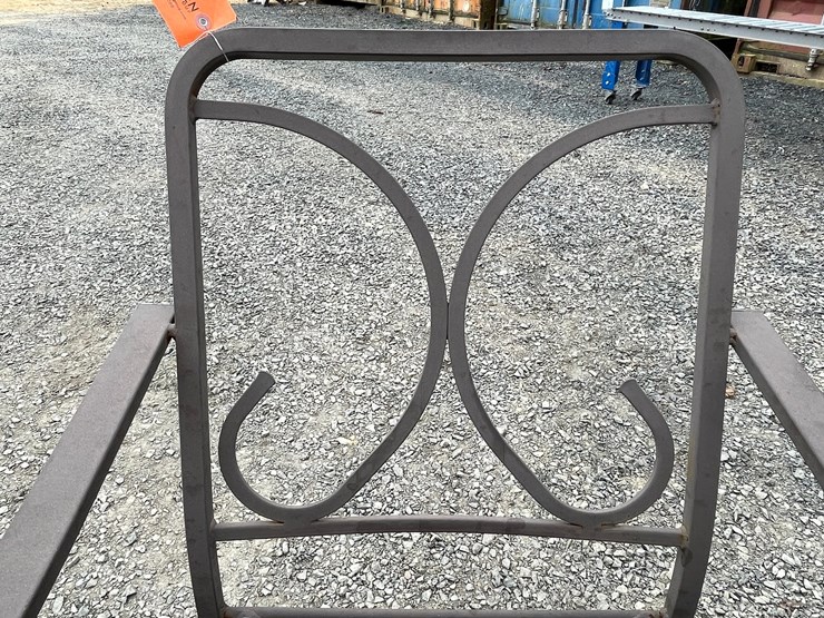 #3055-•-patio-table-and-chairs-image-20