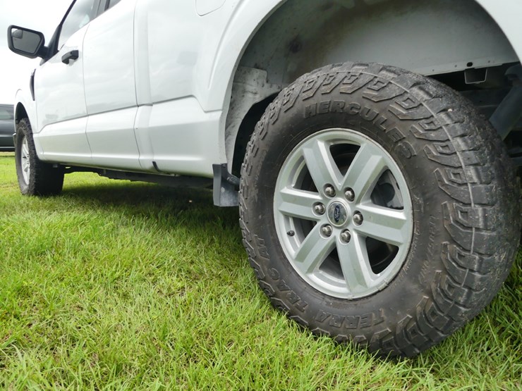 2021-ford-f150-xl-image-5