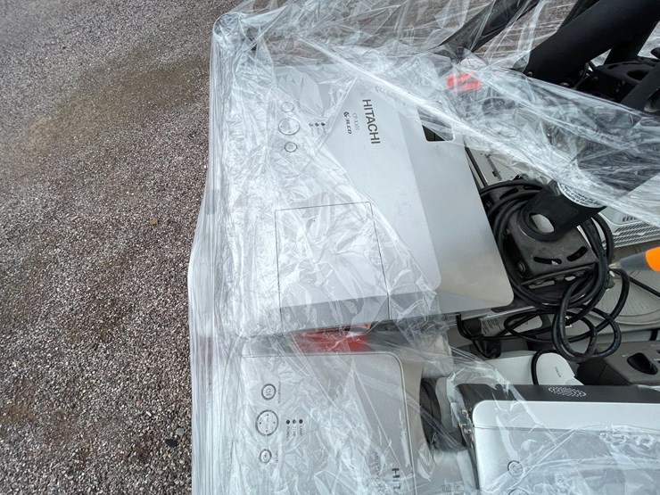 #4685-•-pallet-of-assorted-projectors-image-7