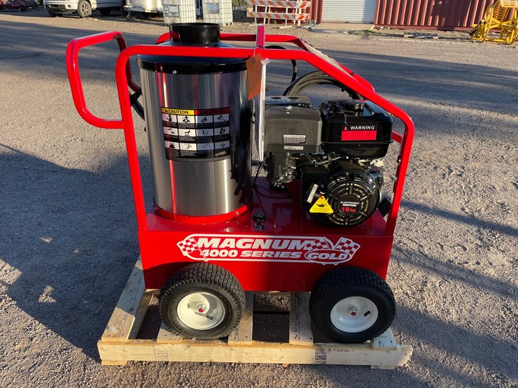 #4640-•-magnum-4000-gold-power-washer-image-1