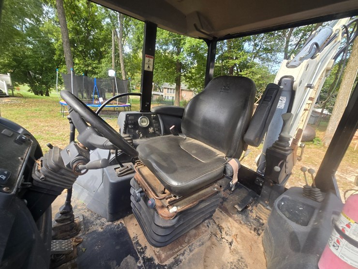 terex-tlb840r-image-34