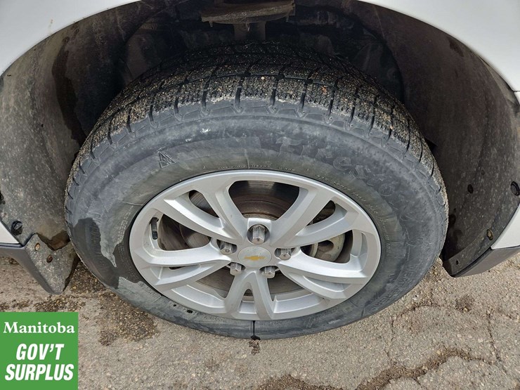 2017-chevrolet-equinox-image-12