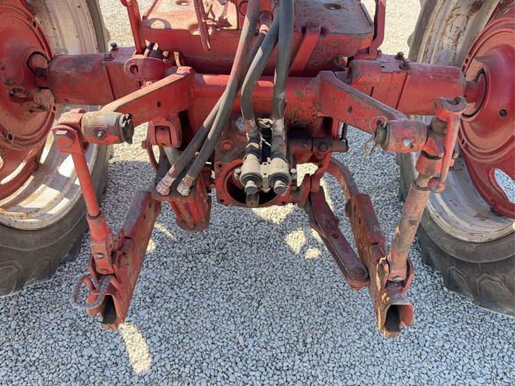farmall-560-image-26