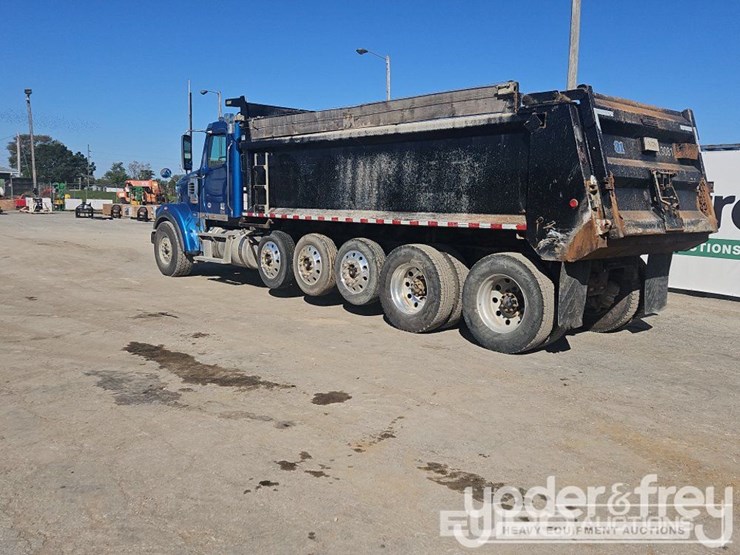2019-freightliner-122sd-image-3