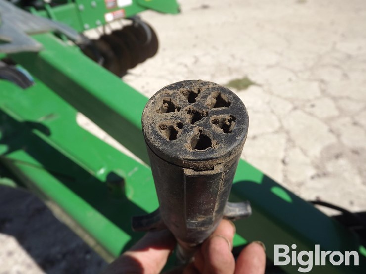 2013-john-deere-2310-image-13