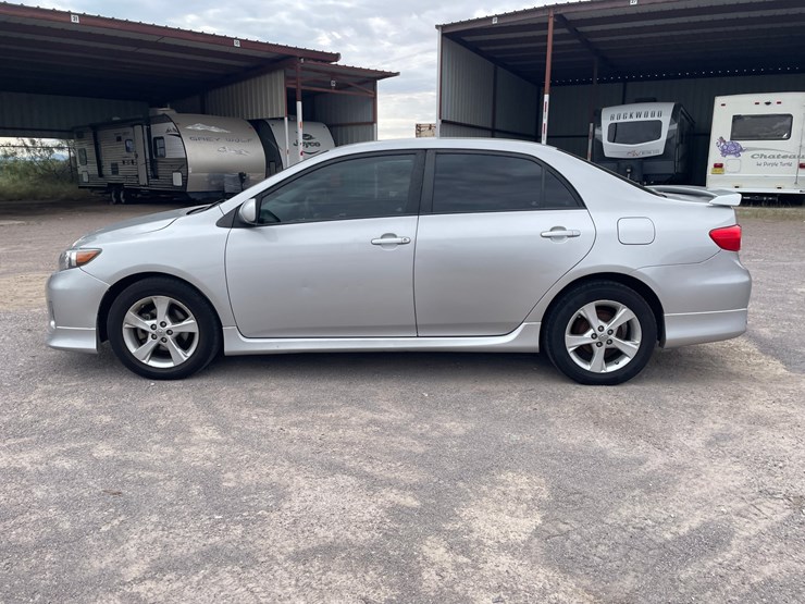 #2765-•-2011-toyota-corolla-(title-in-delay)-image-8