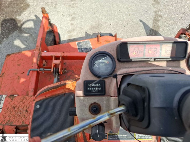 2011-kubota-f3080-image-10