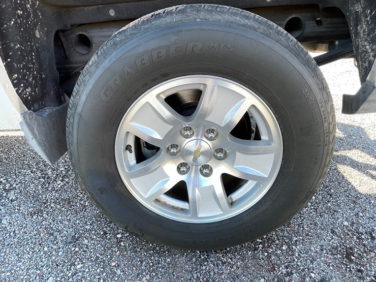 #2754-•-2015-chevrolet-silverado-(title-in-delay)-image-11
