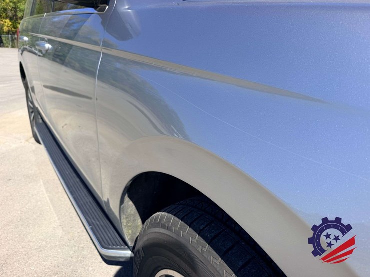 2021-ford-expedition-xlt-image-15
