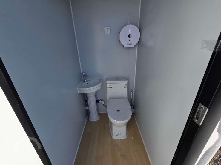 mobile-toilet-image-10