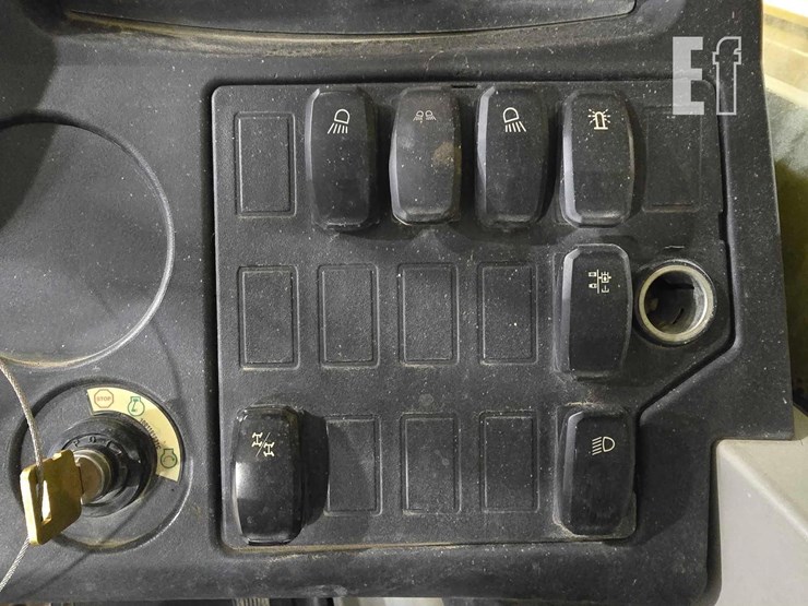 2018-caterpillar-tl1255d-image-19