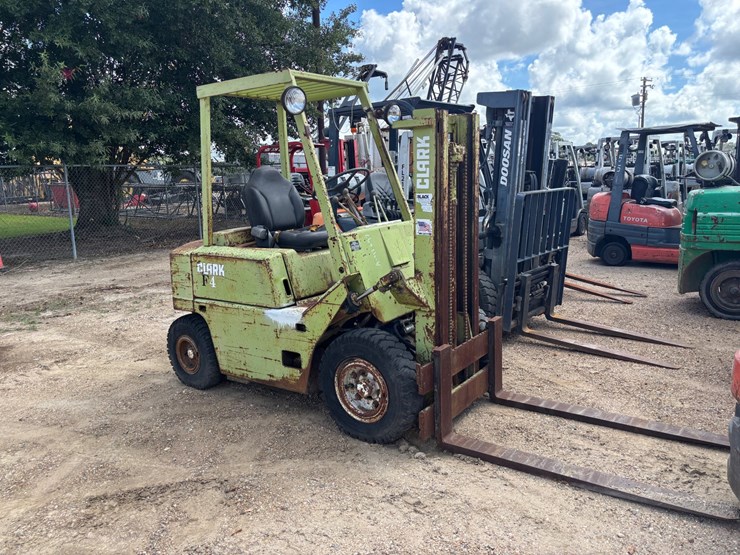 #42697-•-clark-f4-forklift-image-1