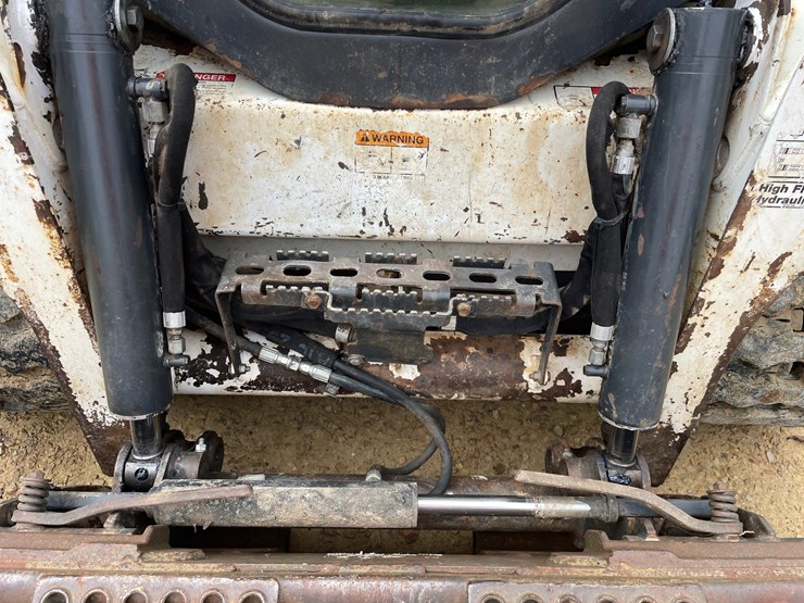 2015-bobcat-t550-image-22