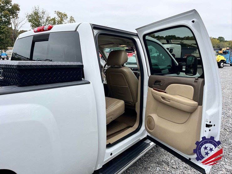 2013-chevrolet-silverado-z71-/-4x4-/-3500hd-pickup-image-33