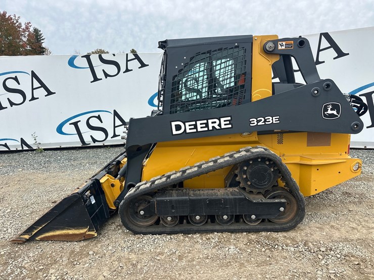 2018-deere-323e-image-2