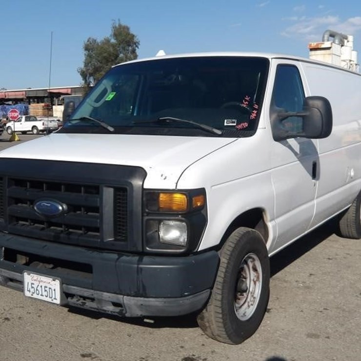 2011 FORD E350