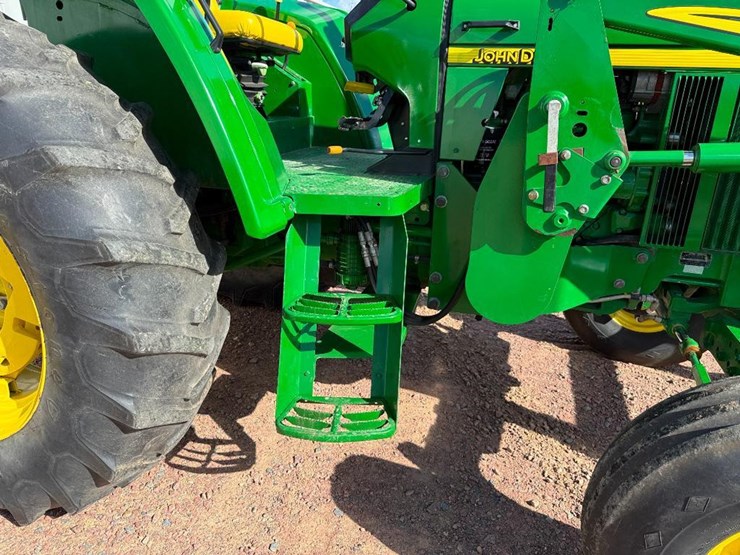 john-deere-6403-image-22