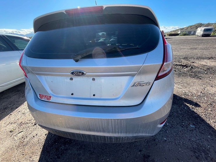 #2761-•-2016-ford-fiesta-passenger-car-(title-in-delay)-image-16
