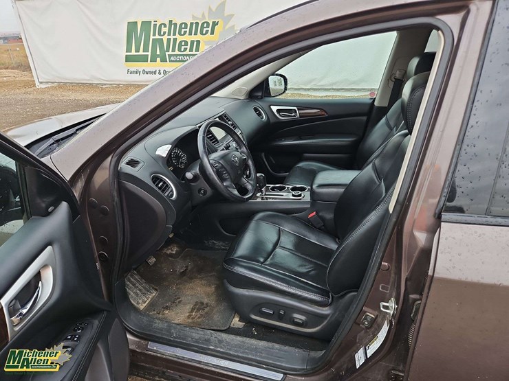 2015-nissan-pathfinder-image-15