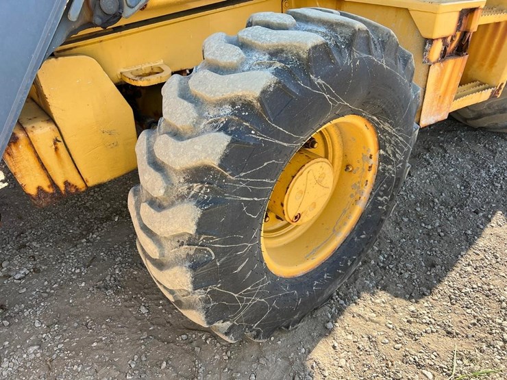 2008-deere-310sj-image-12