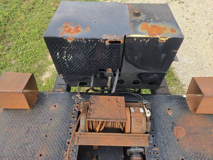 2010-landoll-440-image-35