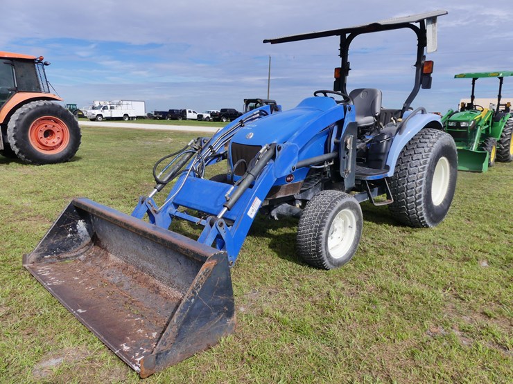 new-holland-tn-4-image-1