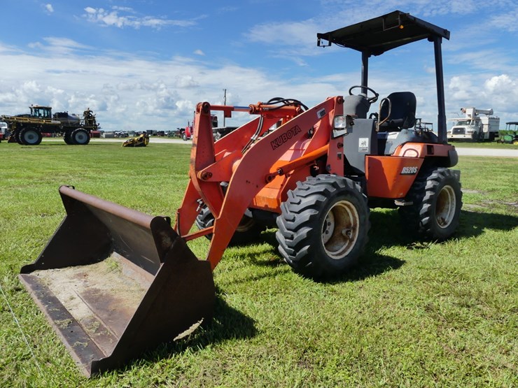 kubota-r520s-image-2