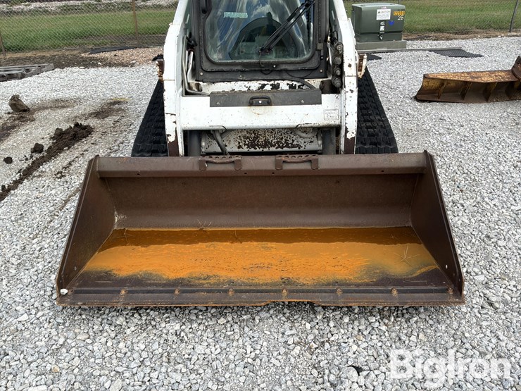 2012-bobcat-t190-image-16