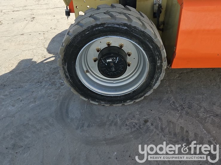 2015-jlg-4069le-image-13