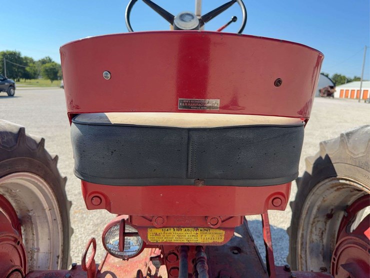 farmall-560-image-28