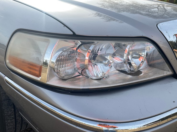 #201-•-2005-lincoln-town-car-(has-wi-title)-image-15
