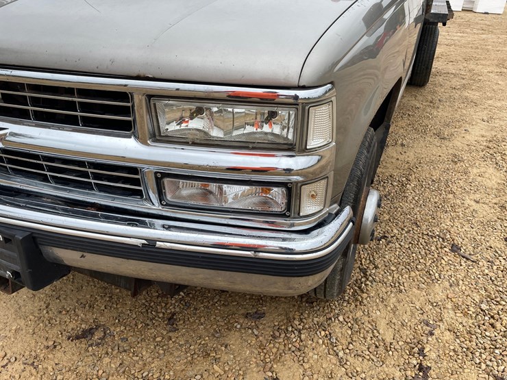 2000-chevrolet-silverado-3500-image-11