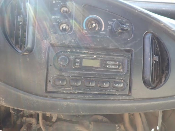 2007-ford-e350-image-15