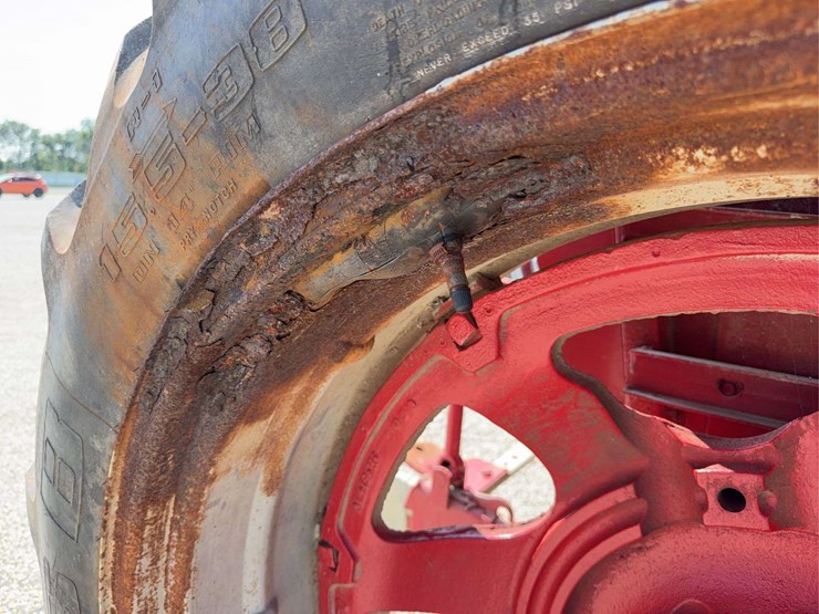 farmall-560-diesel-image-29