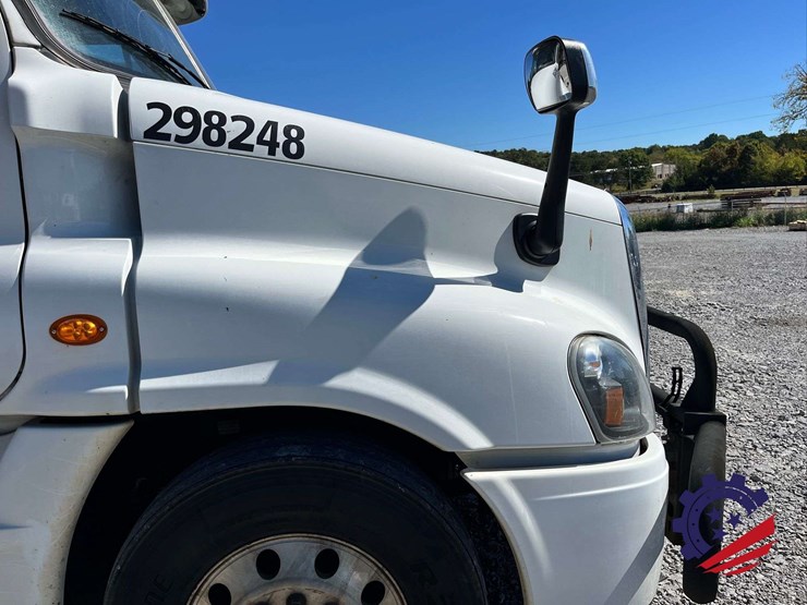 2018-freightliner-cascadia-t/a-truck-tractor-image-57