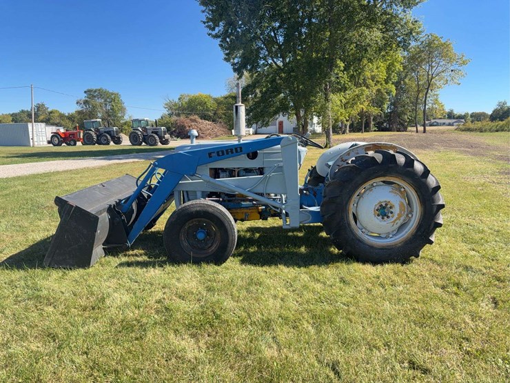 ford-tractor-image-8