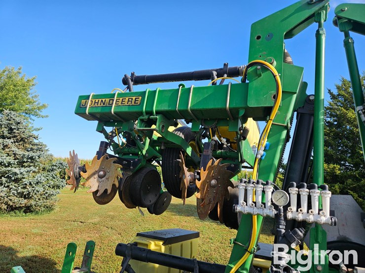 john-deere-1720-image-13