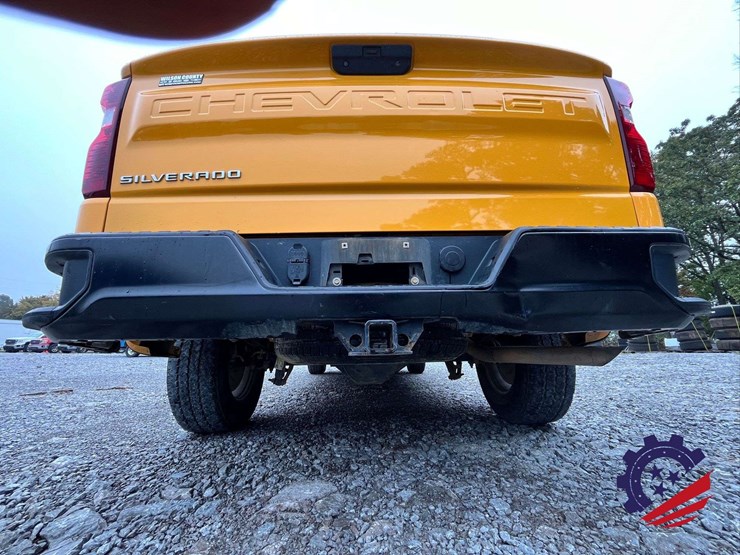 2019-chevrolet-silverado-4wd-pickup-truck-image-23