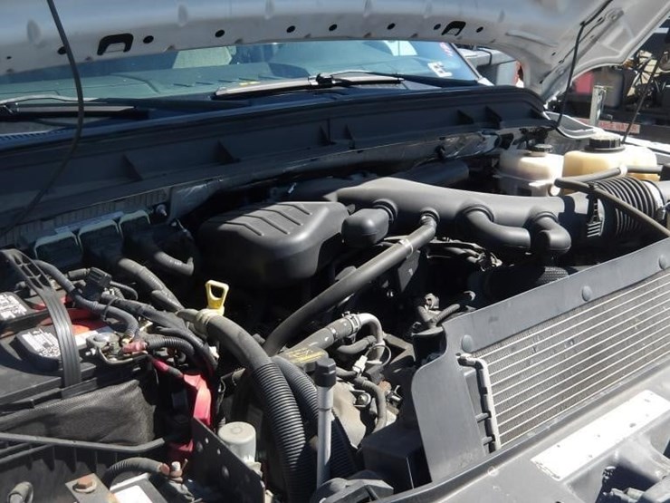 2011-ford-f550-image-10