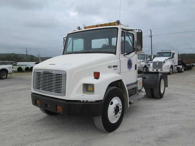 1998-freightliner-fl80-image-1
