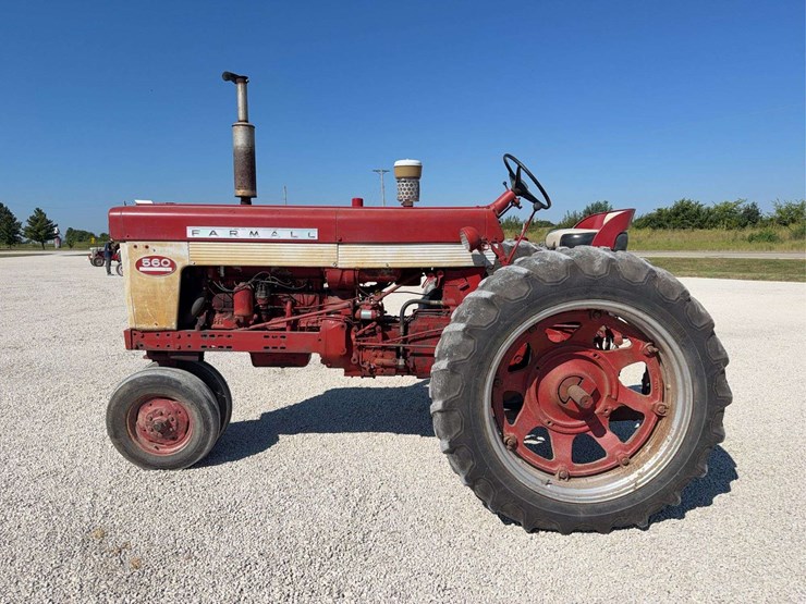 farmall-560-image-2