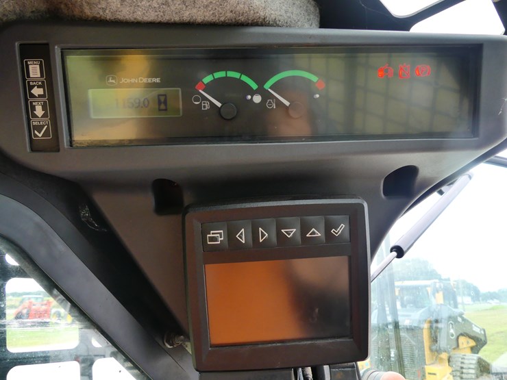 2024-deere-317g-image-15