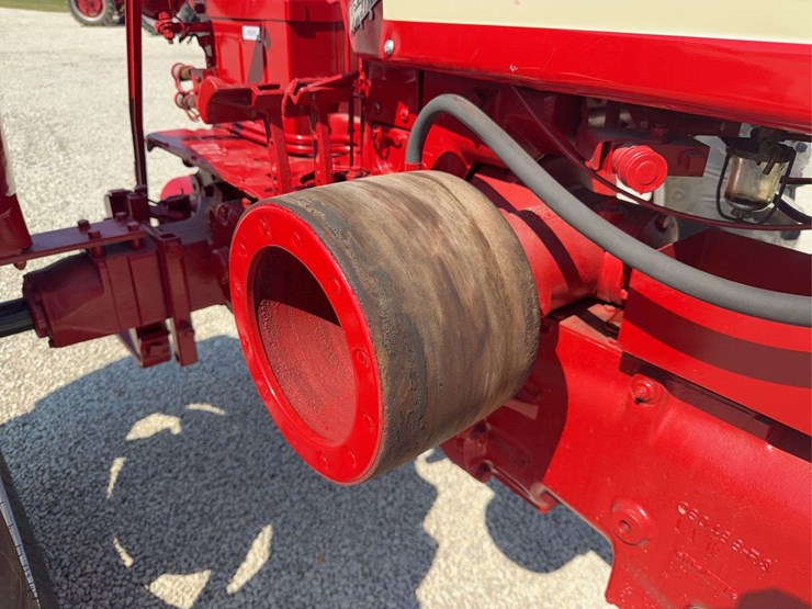 farmall-350-image-32